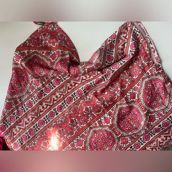 FREE PEOPLE PINK PRINTED SILKY SCARF TOP SIZE MEDIUM - Picture 4 of 8